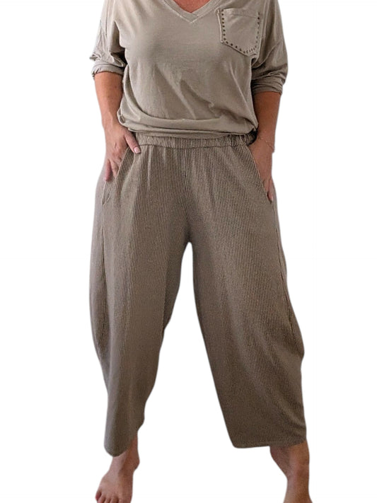 06 Pantalon rayé beige